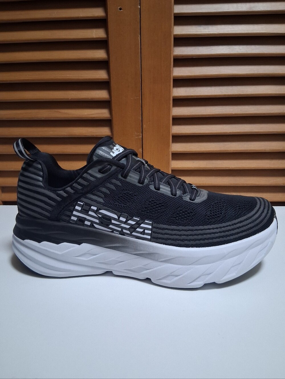 Hoka Bondi 6 Black White Men's Running Shoe * Size: 9 * NEW